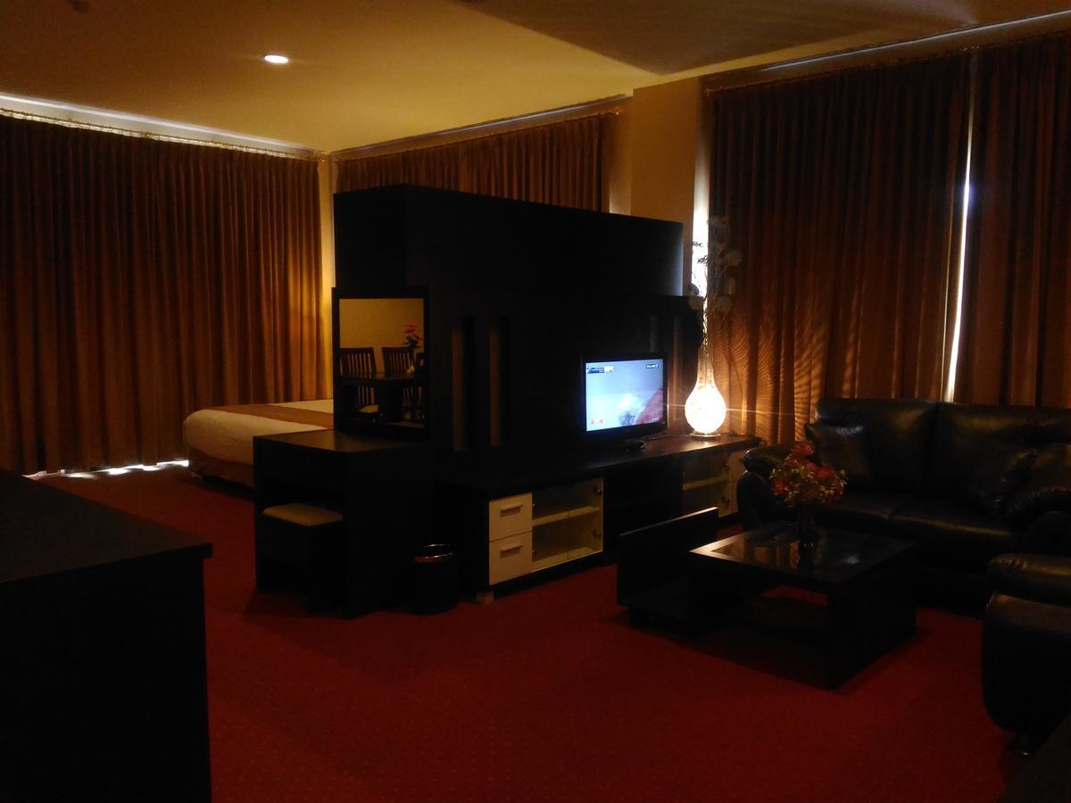 Grand Royal Taliwang Hotel מראה חיצוני תמונה