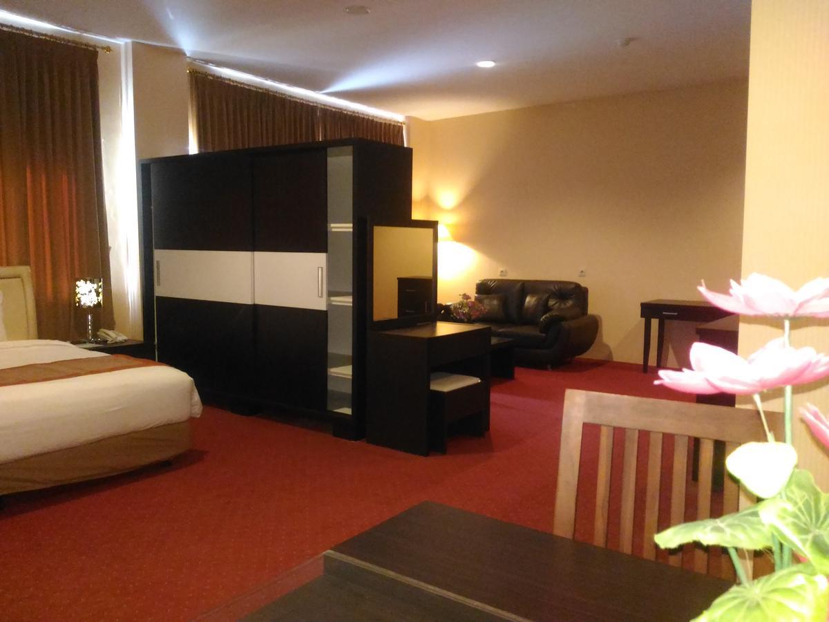 Grand Royal Taliwang Hotel מראה חיצוני תמונה