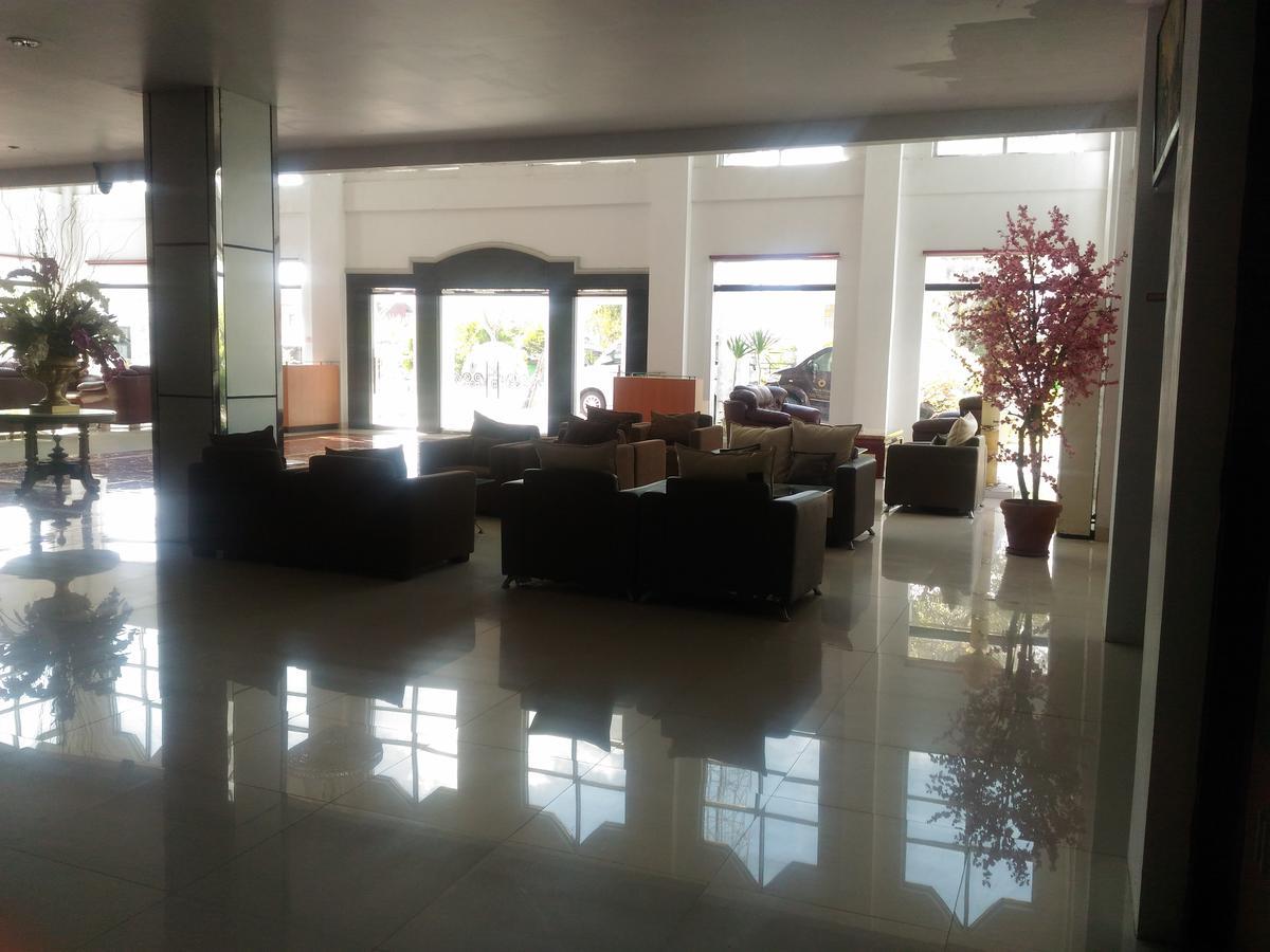 Grand Royal Taliwang Hotel מראה חיצוני תמונה