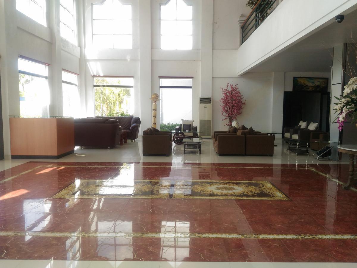 Grand Royal Taliwang Hotel מראה חיצוני תמונה