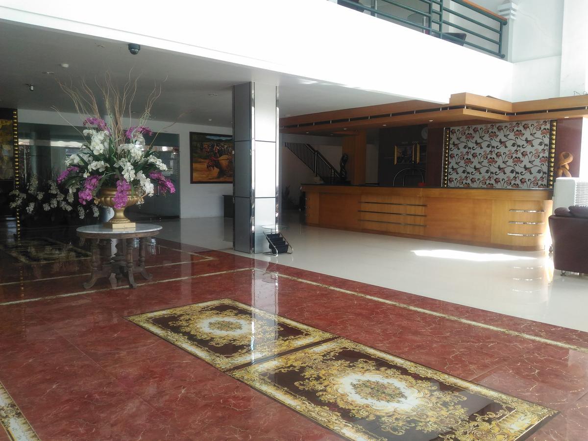 Grand Royal Taliwang Hotel מראה חיצוני תמונה