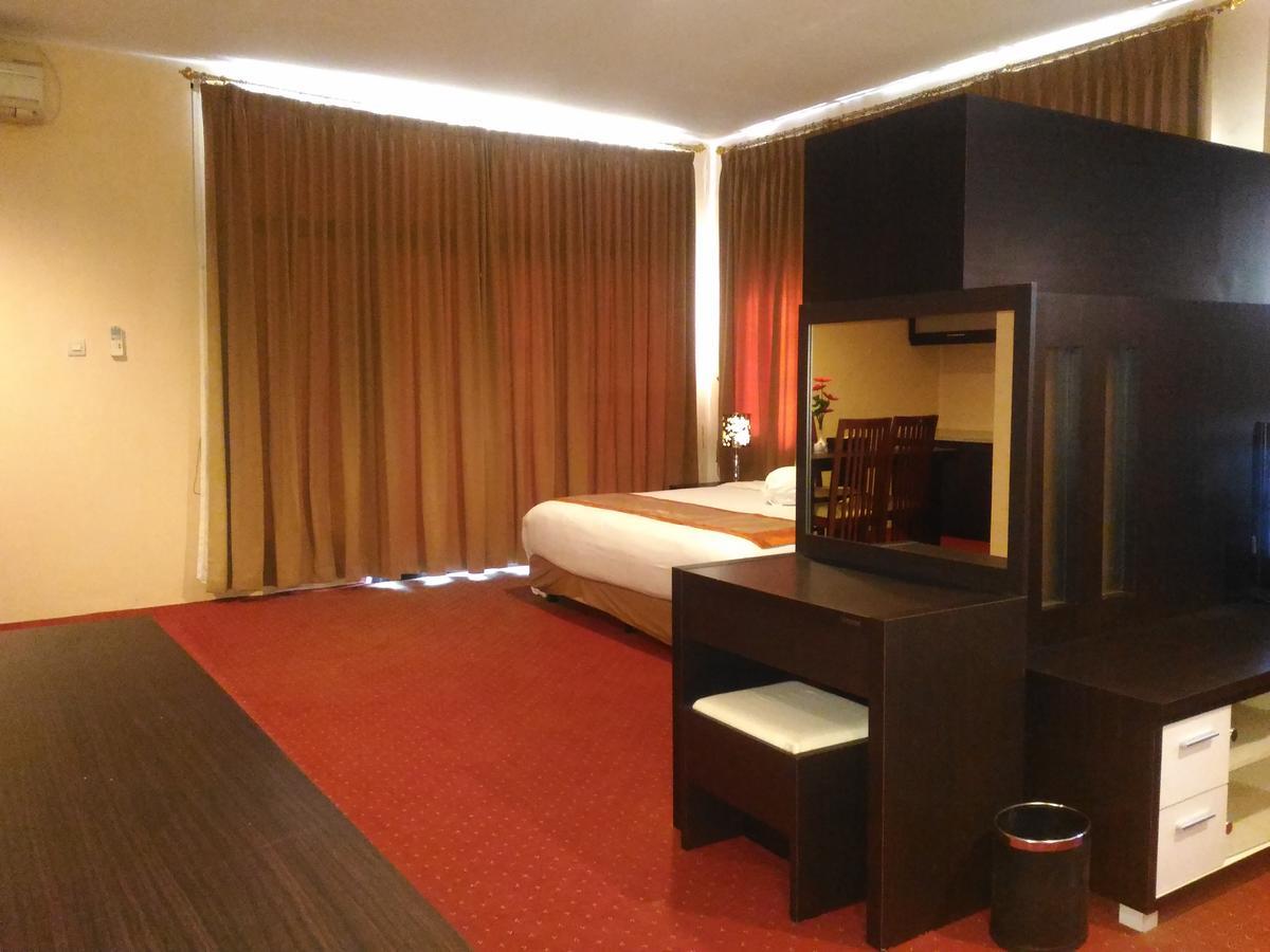Grand Royal Taliwang Hotel חדר תמונה